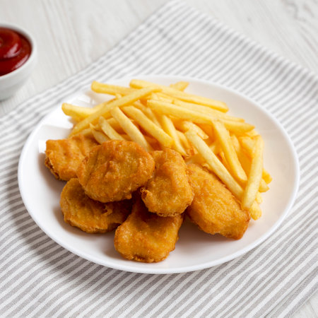 Nuggets con papas fritas x 6